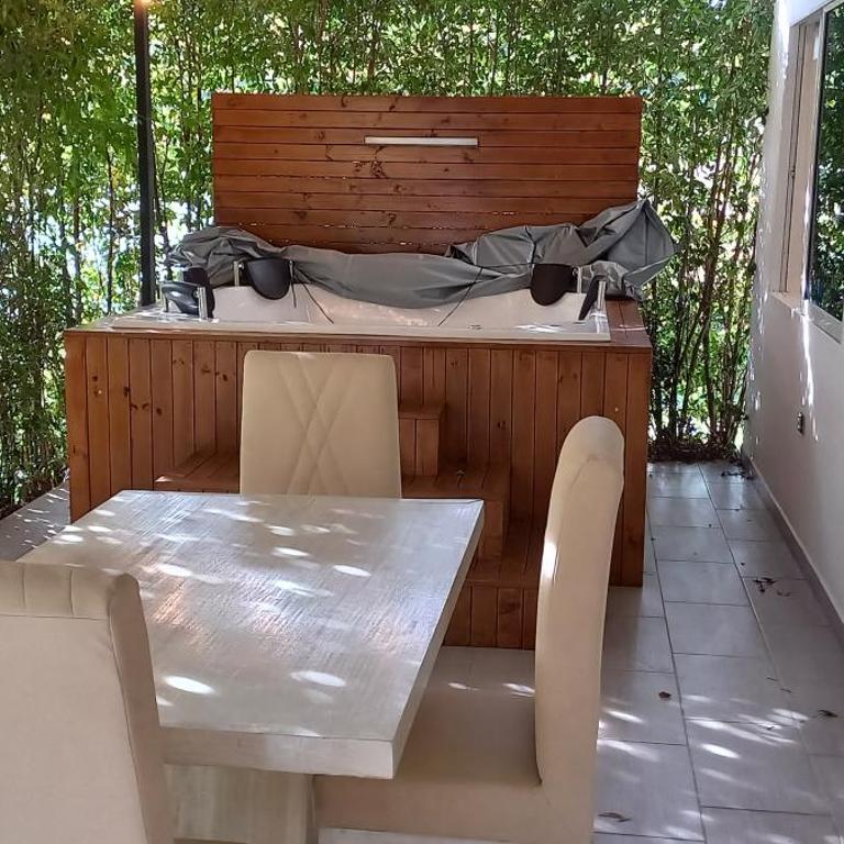 Hotel y Cabañas Parinzzi - Suite con bañera de hidromasaje - Cama extragrande - 2