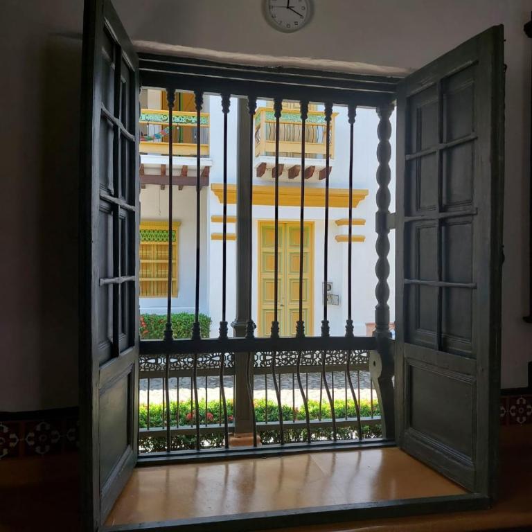 Espectacular Casa en Cauca viejo con piscina, jacuzzi y turco - Four-Bedroom House - 27