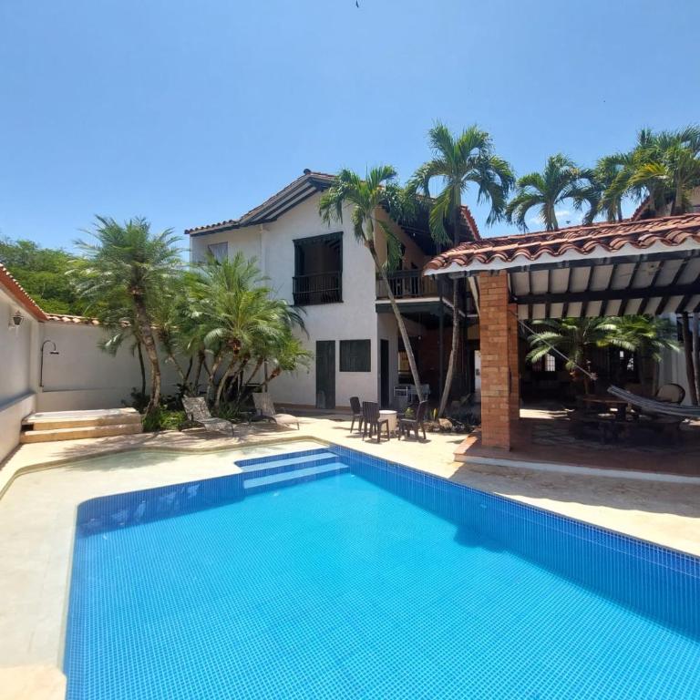Espectacular Casa en Cauca viejo con piscina, jacuzzi y turco - Four-Bedroom House - 12