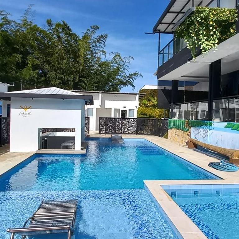 Hotel y Cabañas Parinzzi - Suite con bañera de hidromasaje - 2