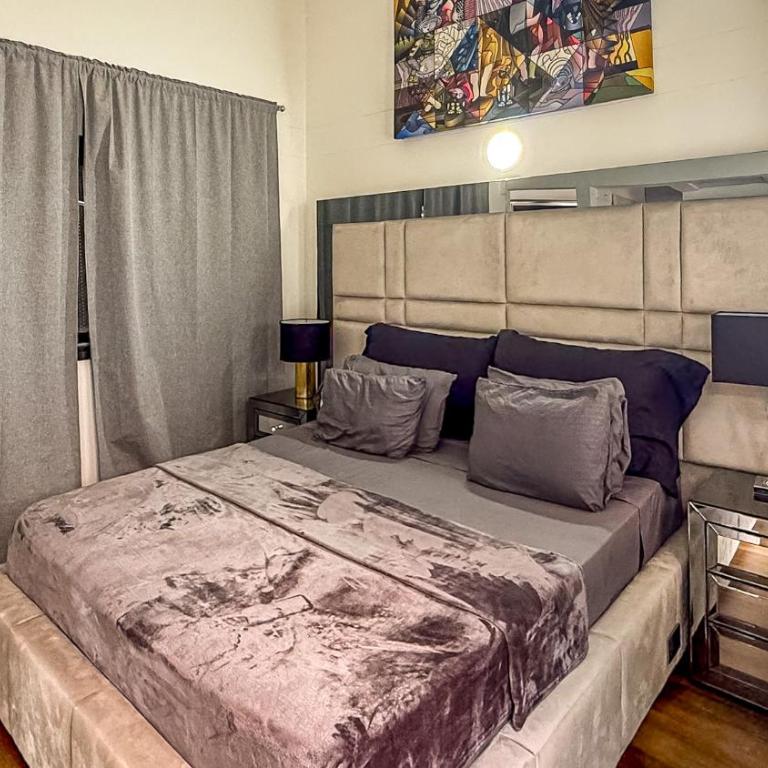 Urban Lofts - One-Bedroom Premium Apartment - 1