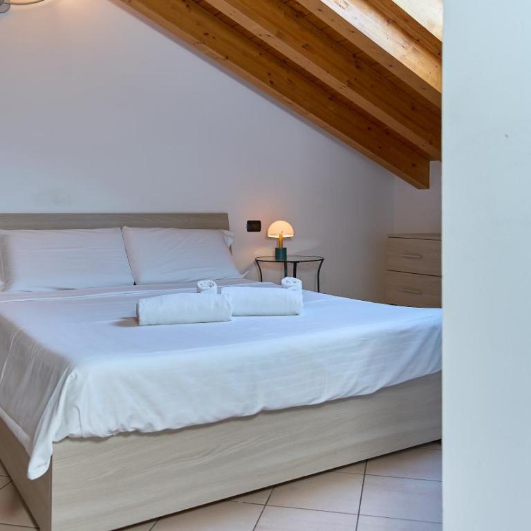 App 19 Elegante Mansarda con Terrazzo e Parcheggio - Apartamento de 1 dormitorio - 7