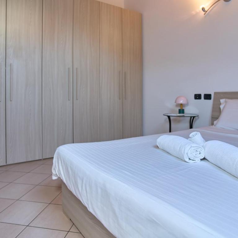 App 19 Elegante Mansarda con Terrazzo e Parcheggio - Apartamento de 1 dormitorio - 6