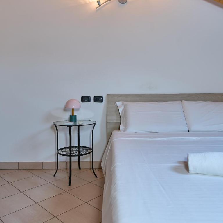 App 19 Elegante Mansarda con Terrazzo e Parcheggio - Apartamento de 1 dormitorio - 4