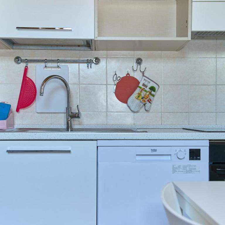 App 19 Elegante Mansarda con Terrazzo e Parcheggio - Apartamento de 1 dormitorio - 12