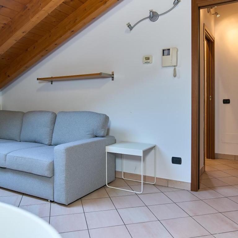 App 19 Elegante Mansarda con Terrazzo e Parcheggio - Apartamento de 1 dormitorio - 18
