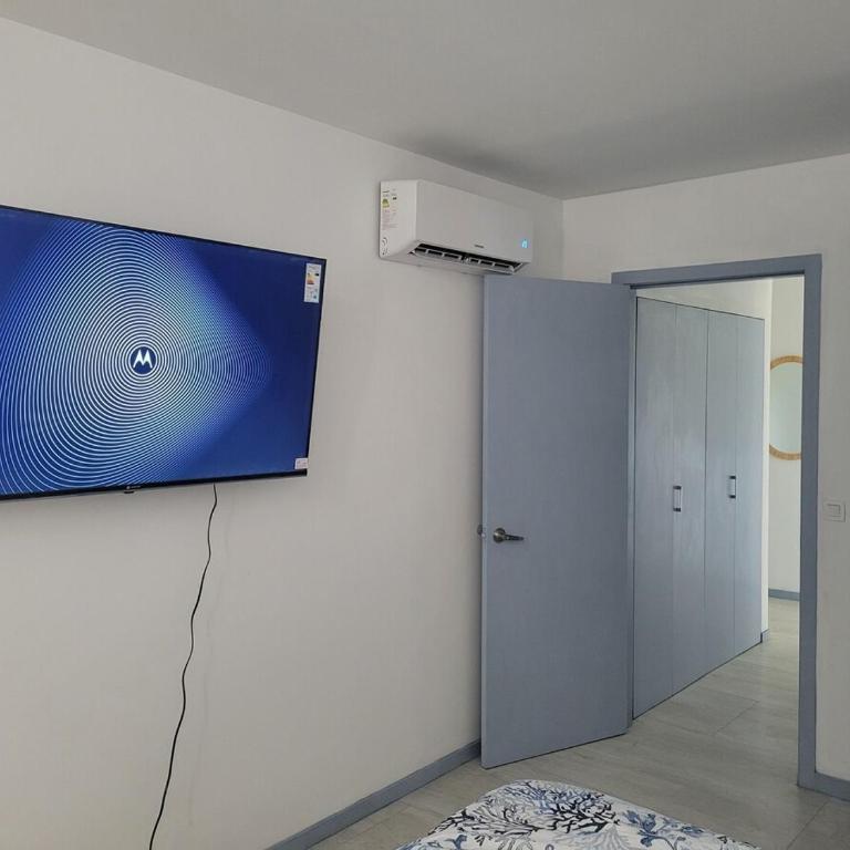 Sea View Getaway - Two-Bedroom Deluxe Apartment with Ocean View - 12