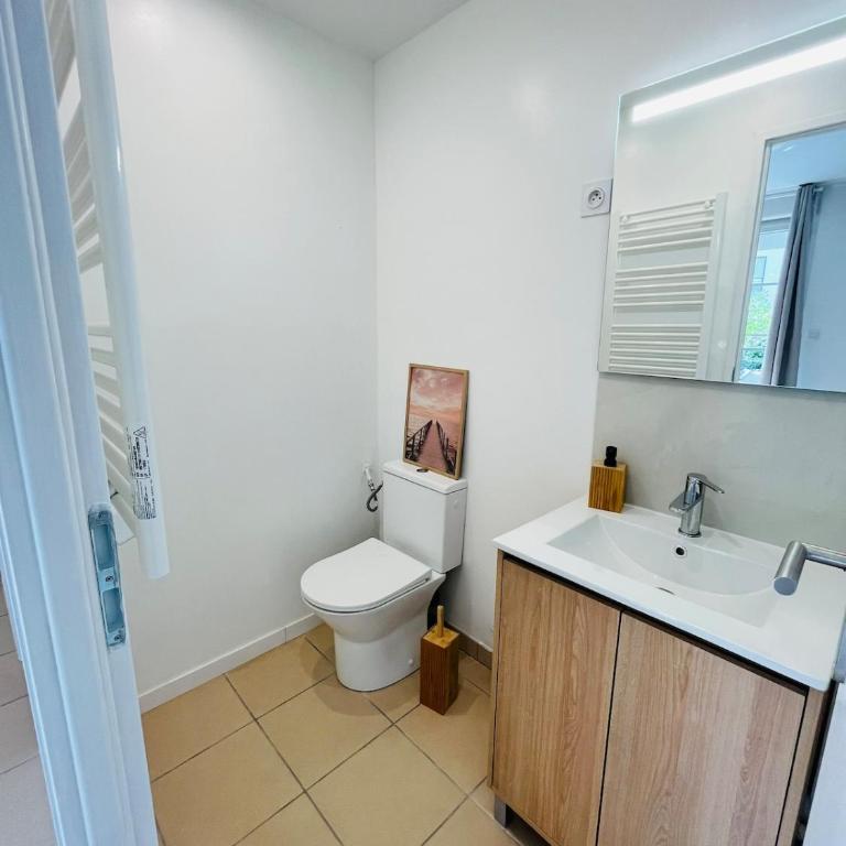 Studio Moderne avec Terrasse - Studio Apartment - 10