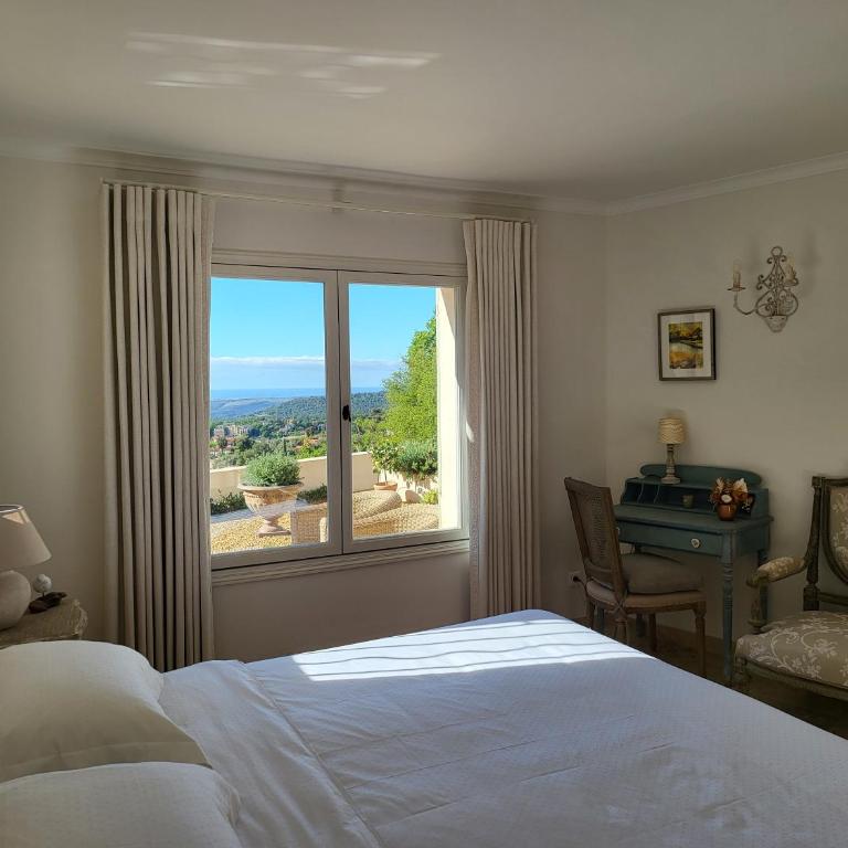 Elegant garden apartment by mountain, sea view in Vence - Appartement 3 Chambres - 4