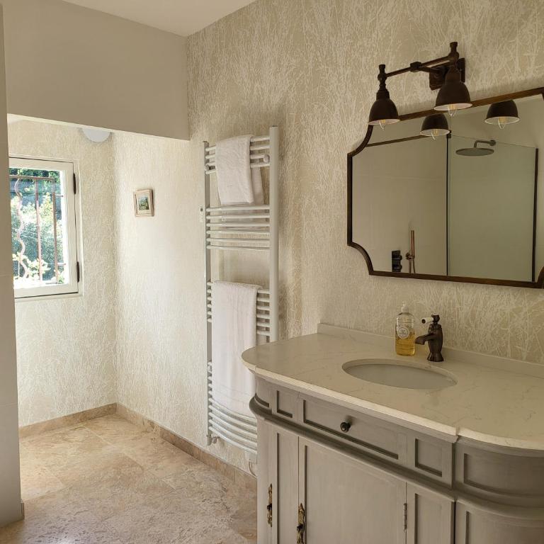 Elegant garden apartment by mountain, sea view in Vence - Appartement 3 Chambres - 7
