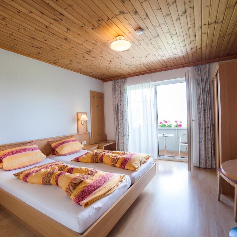 Pension Christophorus - Doppelzimmer mit Balkon - 2