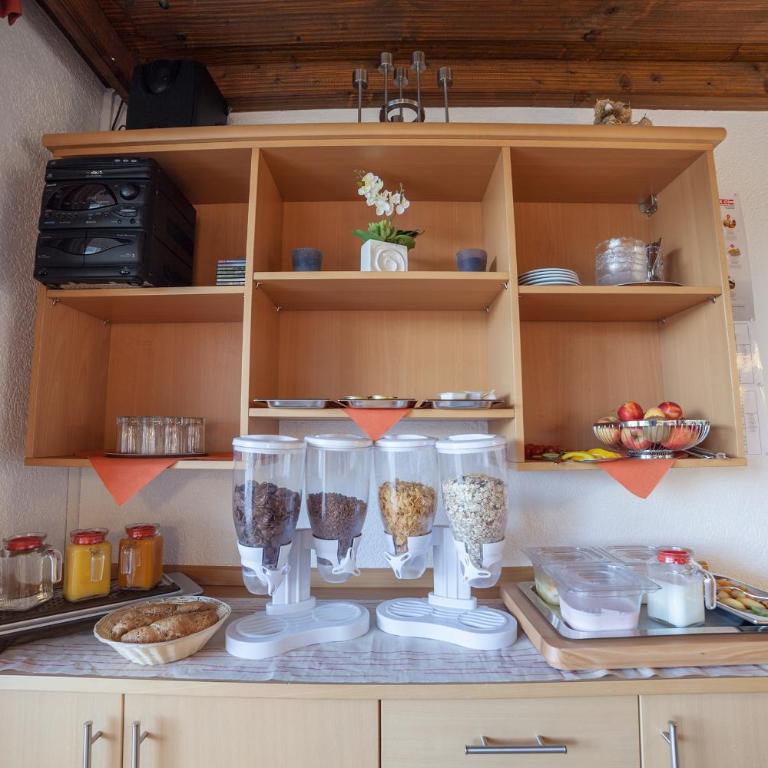 Pension Christophorus - Doppelzimmer mit Balkon - 7