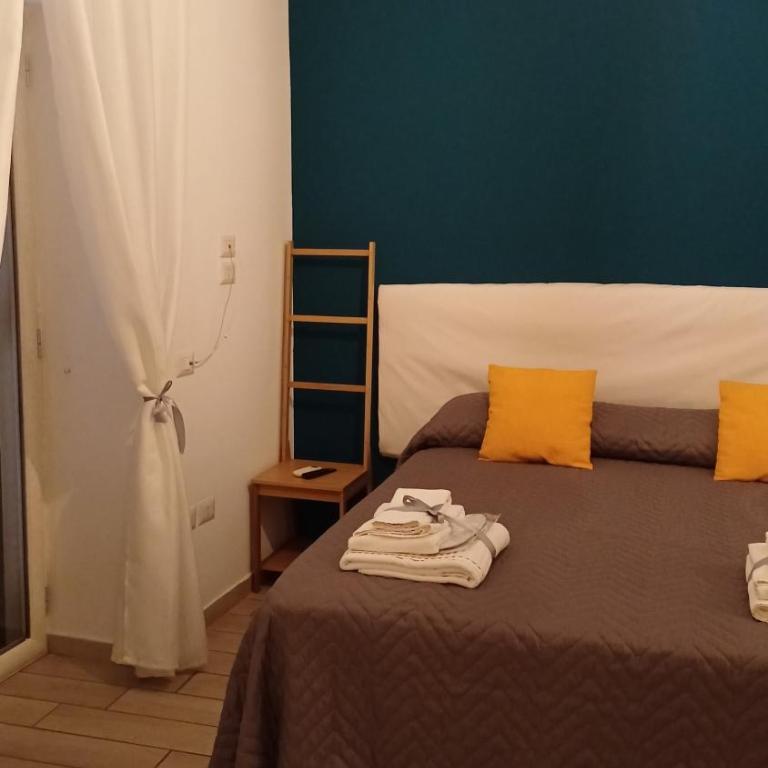 B&B Napoli Duomo - Double or Twin Room with Private External Bathroom - 5
