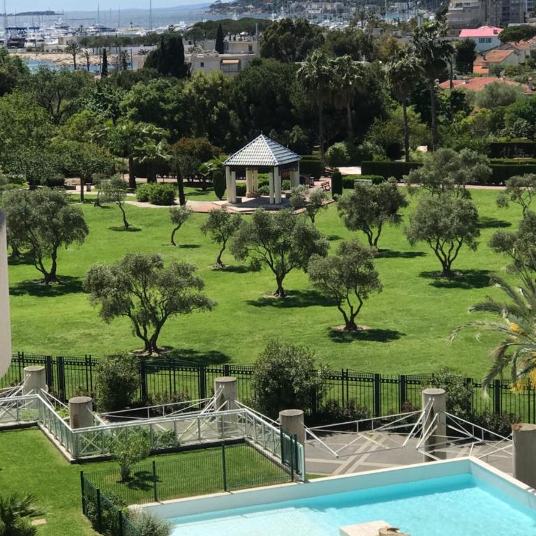 Grand 2 Pièces Climatisé dans Residence de Standing avec Vue Piscine au Bord de la Mer - Appartement 1 Chambre - 22
