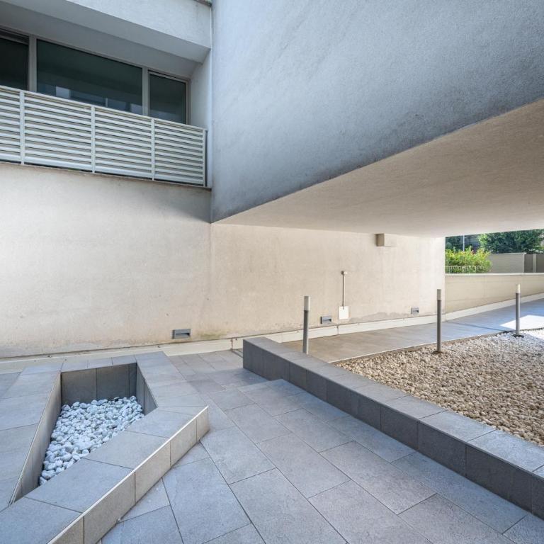 GuestHost - Bright Studio Apartment near Hospital - One-Bedroom Apartment - 14