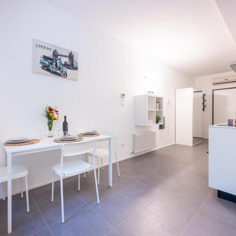 GuestHost - Bright Studio Apartment near Hospital - One-Bedroom Apartment - 4