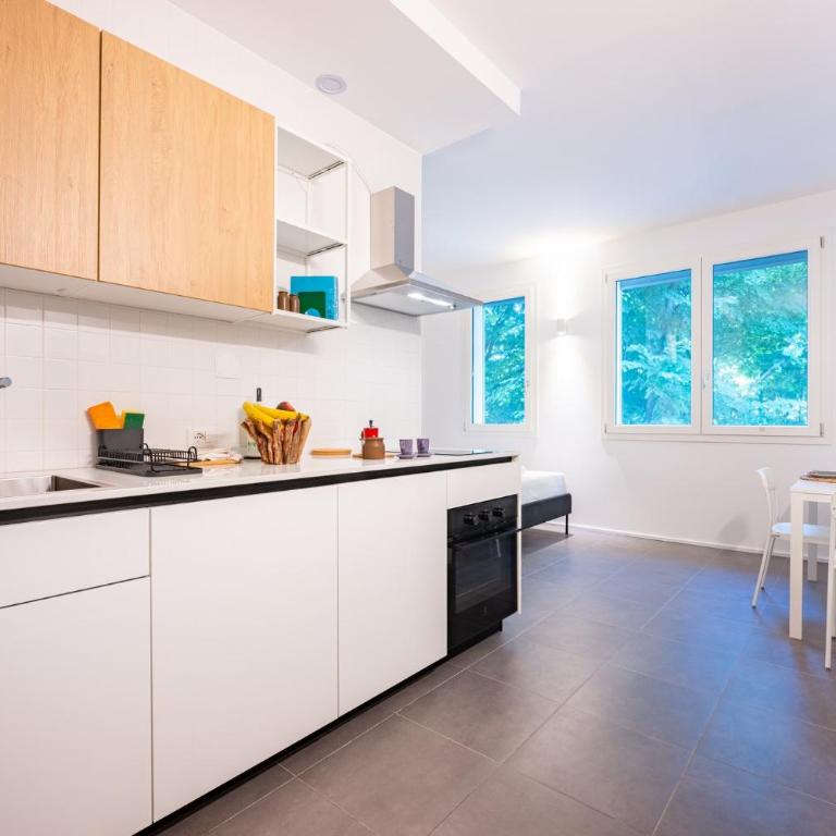 GuestHost - Bright Studio Apartment near Hospital - One-Bedroom Apartment - 5