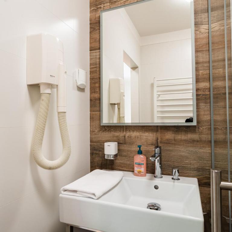 Hotel Stubnerhof - Doppelzimmer mit Balkon - 6