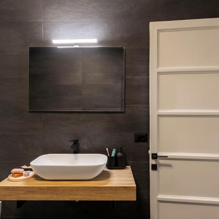 Heritage Four Suites - Four-Bedroom House - 24