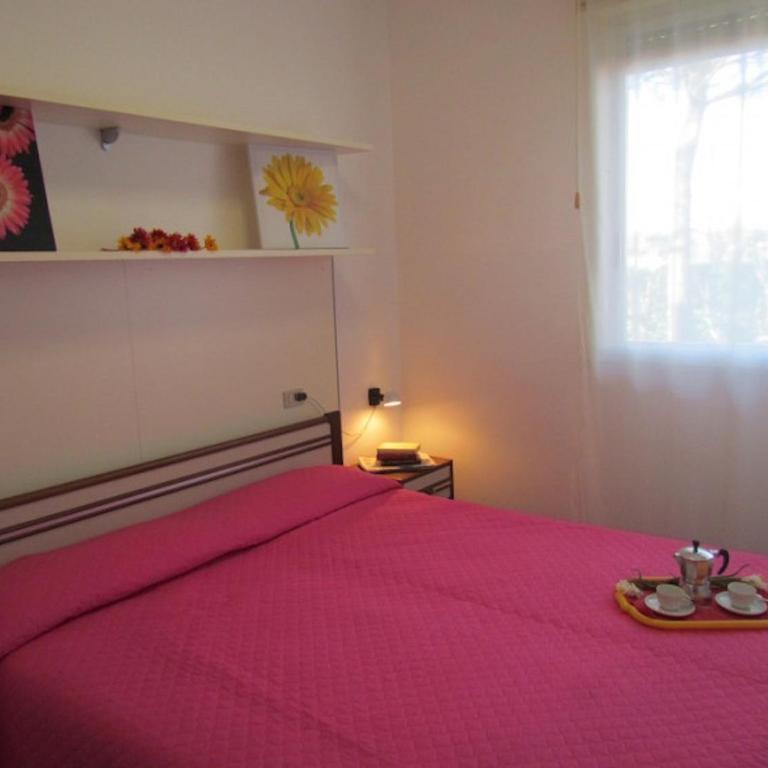 Colorful apartment with patio - Apartment - 7