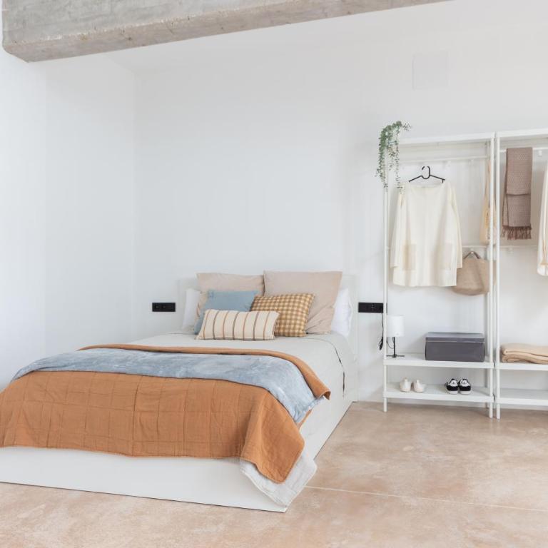 Manya Valencia by Concept Flats - Deluxe Studio - 1