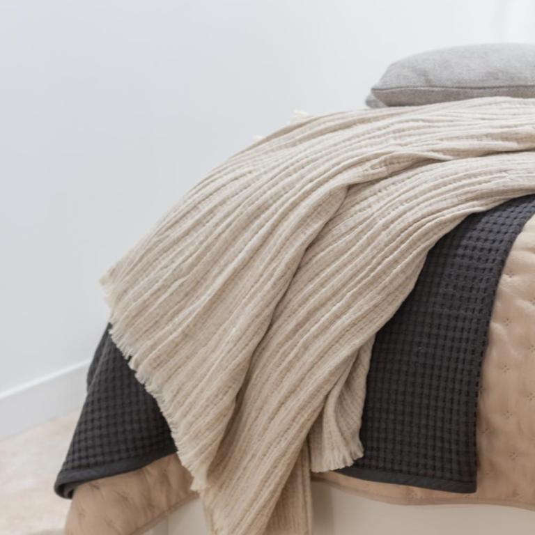 Manya Valencia by Concept Flats - Standard Studio - 20