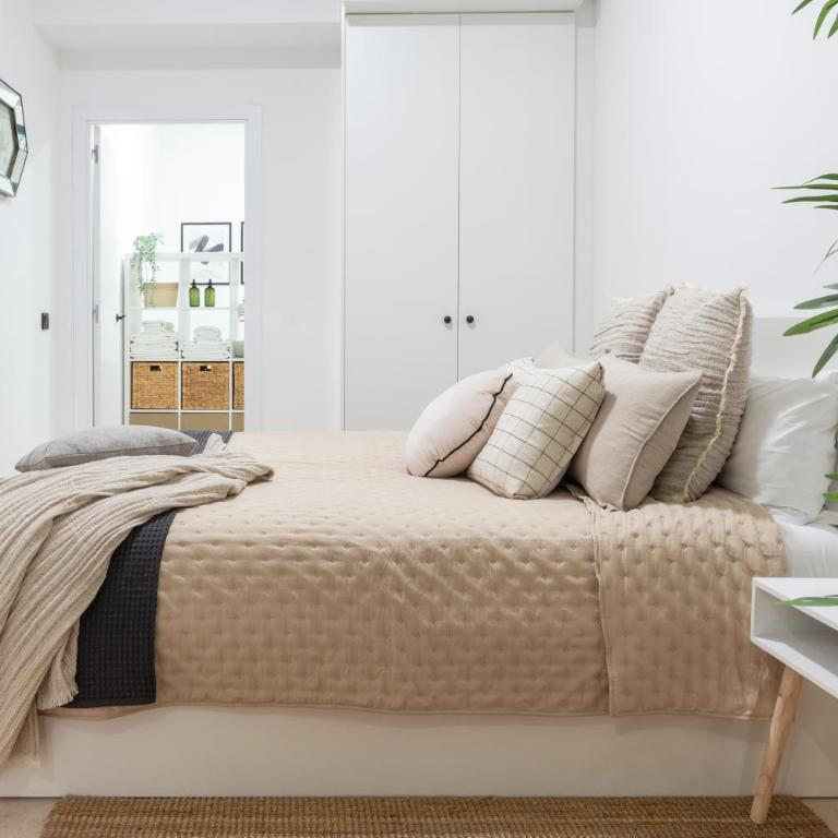 Manya Valencia by Concept Flats - Standard Studio - 18