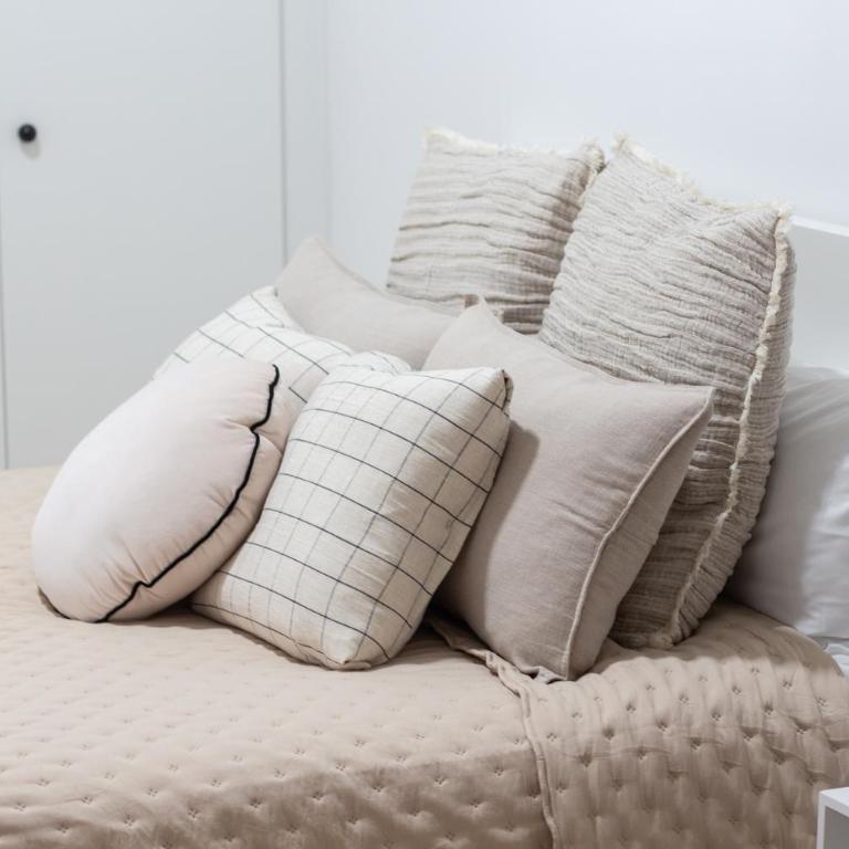 Manya Valencia by Concept Flats - Standard Studio - 16