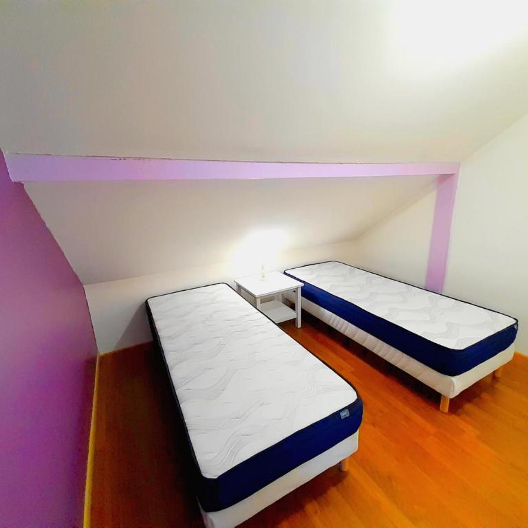 CHALET RÉCENT - BILLARD - BABYFOOT - PING PONG - MINI GOLF - WIFI - JARDIN - TERRASSE - 4 CHAMBRES - 2 à 8 PERSONNES - Chalet - 38