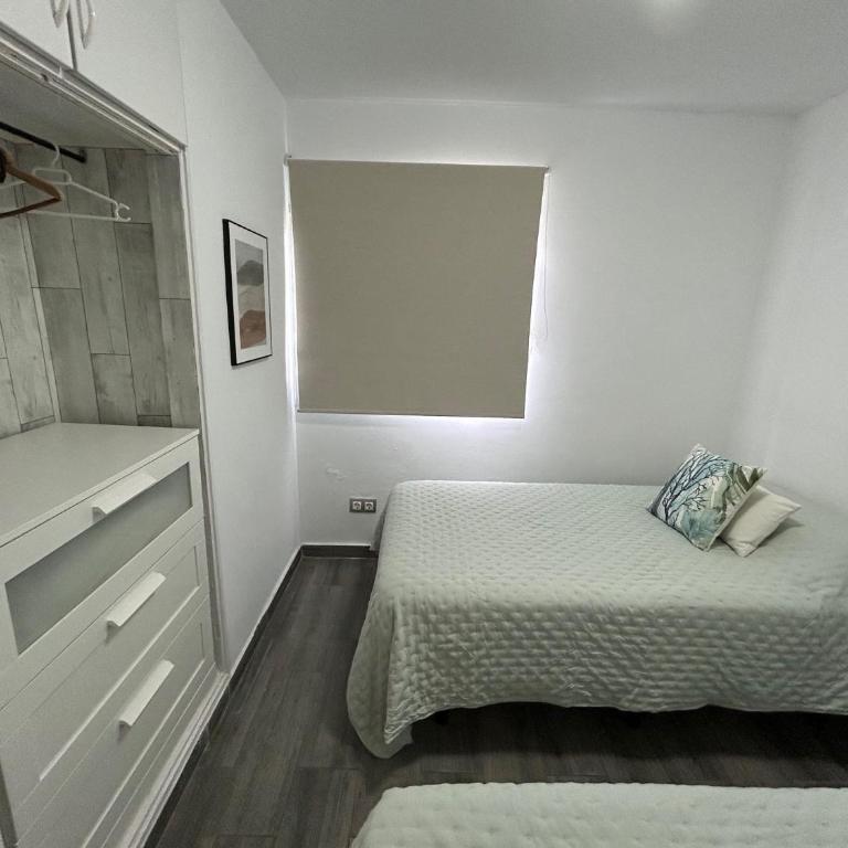 LAS OLAS heated pool - Two-Bedroom Apartment - 5