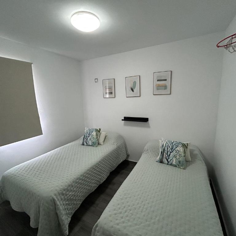 LAS OLAS heated pool - Two-Bedroom Apartment - 7