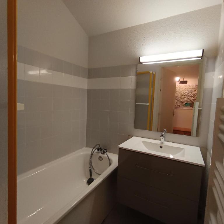 Confortable appartement 3 pièces, skis aux pieds, animaux acceptés - FR-1-445-4 - Apartamento (8 adultos) - 9