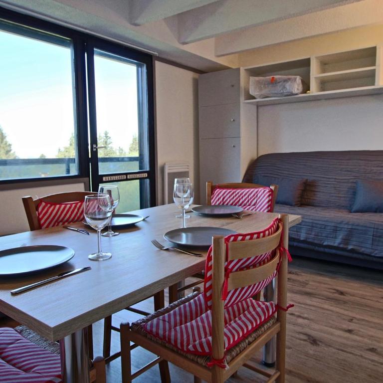Studio cabine avec balcon et parking couvert - FR-1-340-186 - Studio - 1