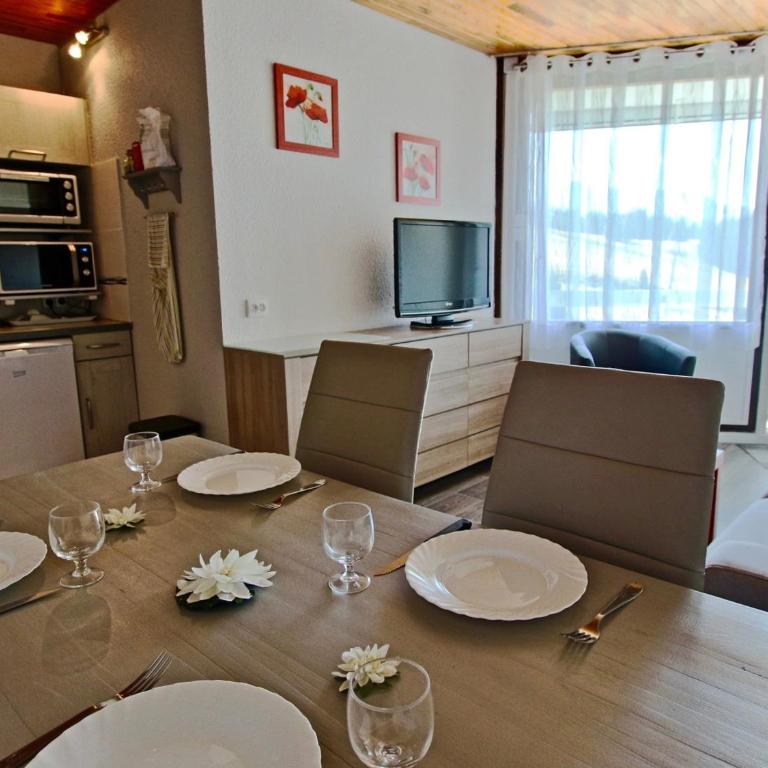 Charmant studio cabine 3* sud, proche pistes - Chamrousse - FR-1-340-226 - Studio - 11