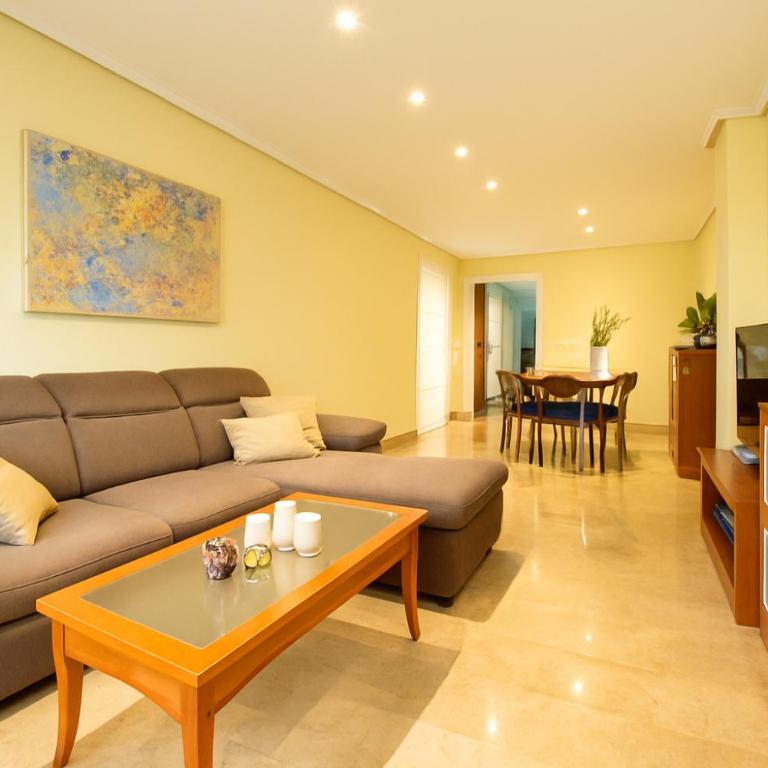 City Center Apartment - Two-Bedroom Apartment - 4