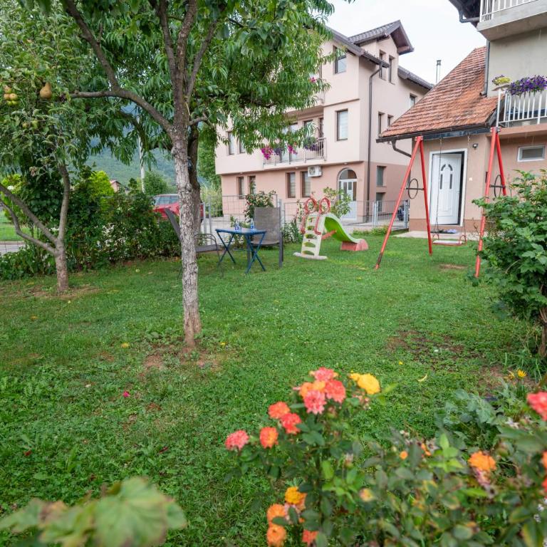 BAYT Apartment - FREE PARKING - Three-Bedroom Apartment - 6