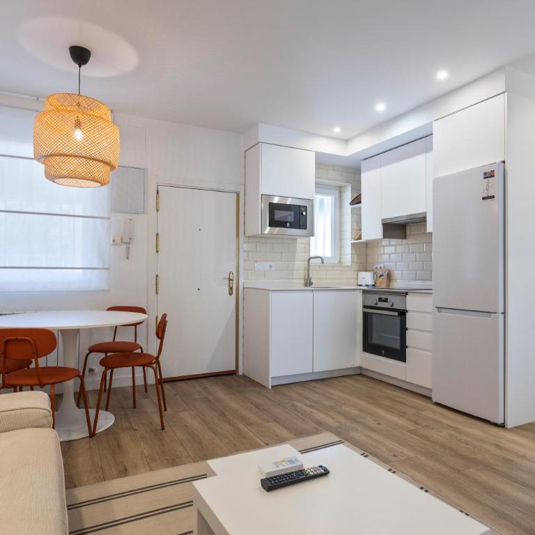 Alcam Madrid Chamartin - Two-Bedroom Apartment - 1