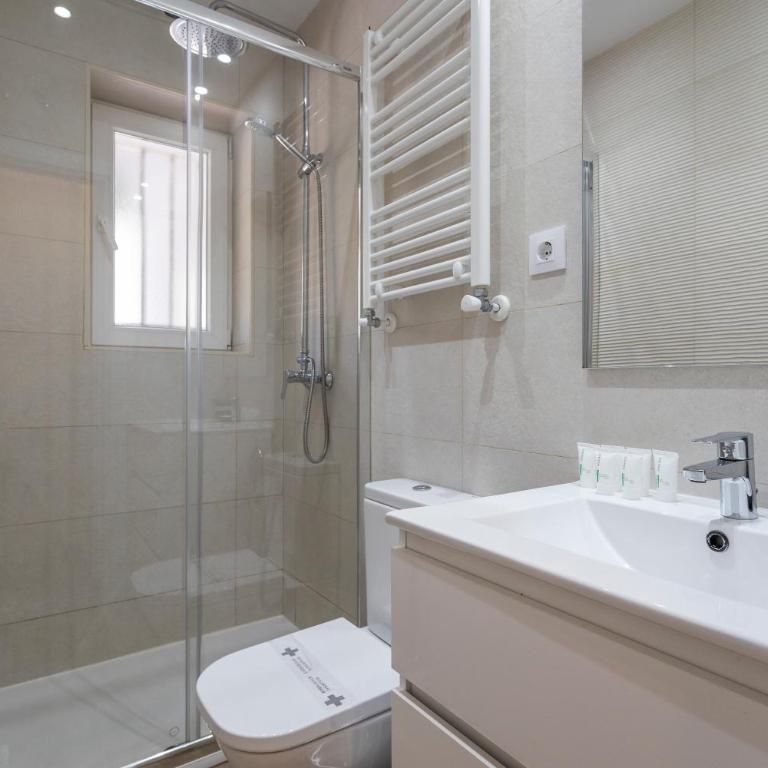Alcam Madrid Chamartin - Two-Bedroom Apartment - 10