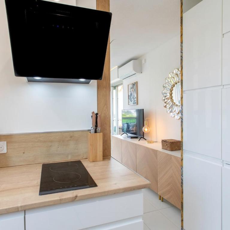 C3 Staywizus - Studio Facing Sea and Beach - Wifi, AC, terrace - Appartement 1 Chambre - 31