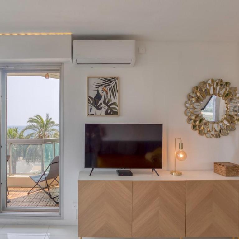 C3 Staywizus - Studio Facing Sea and Beach - Wifi, AC, terrace - Appartement 1 Chambre - 38