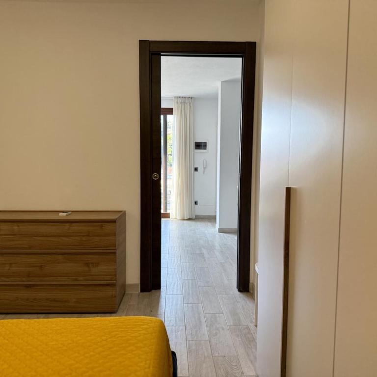HOST4U - Nuovo Appartamento con Ingresso Indipendente e Parcheggio Privato - Villa Catocce - Appartamento con 2 Camere da Letto - 8