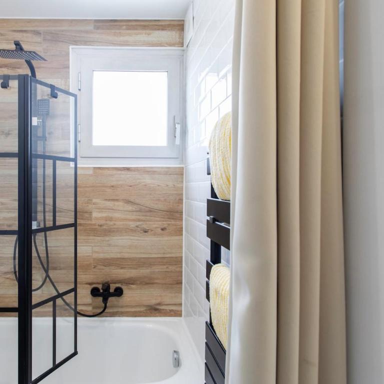 C3 Staywizus - Studio Facing Sea and Beach - Wifi, AC, terrace - Appartement 1 Chambre - 45