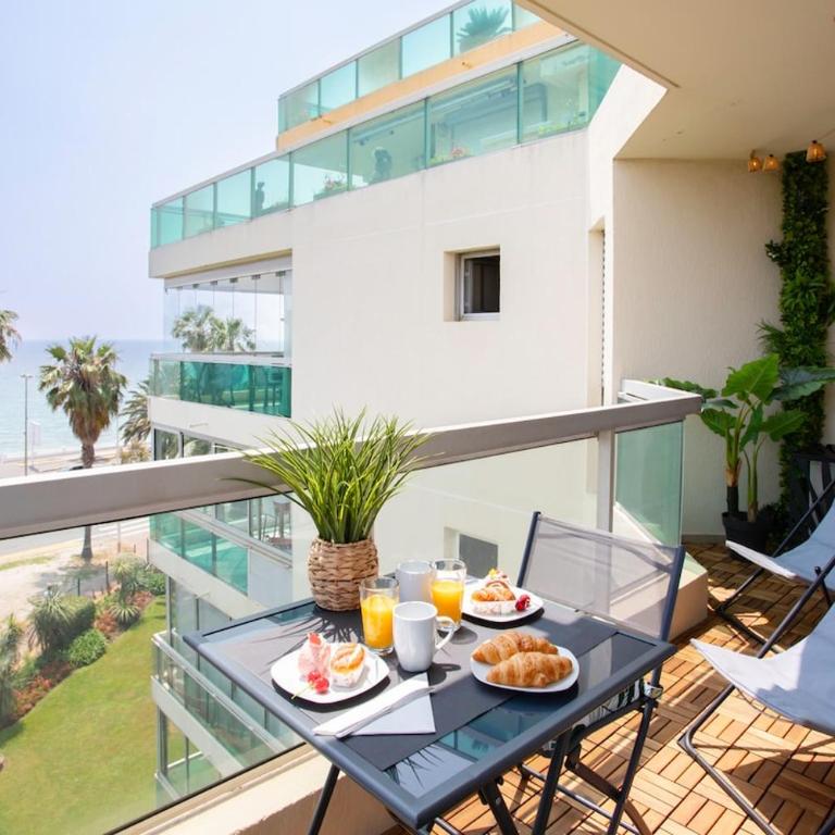 C3 Staywizus - Studio Facing Sea and Beach - Wifi, AC, terrace - Appartement 1 Chambre - 50