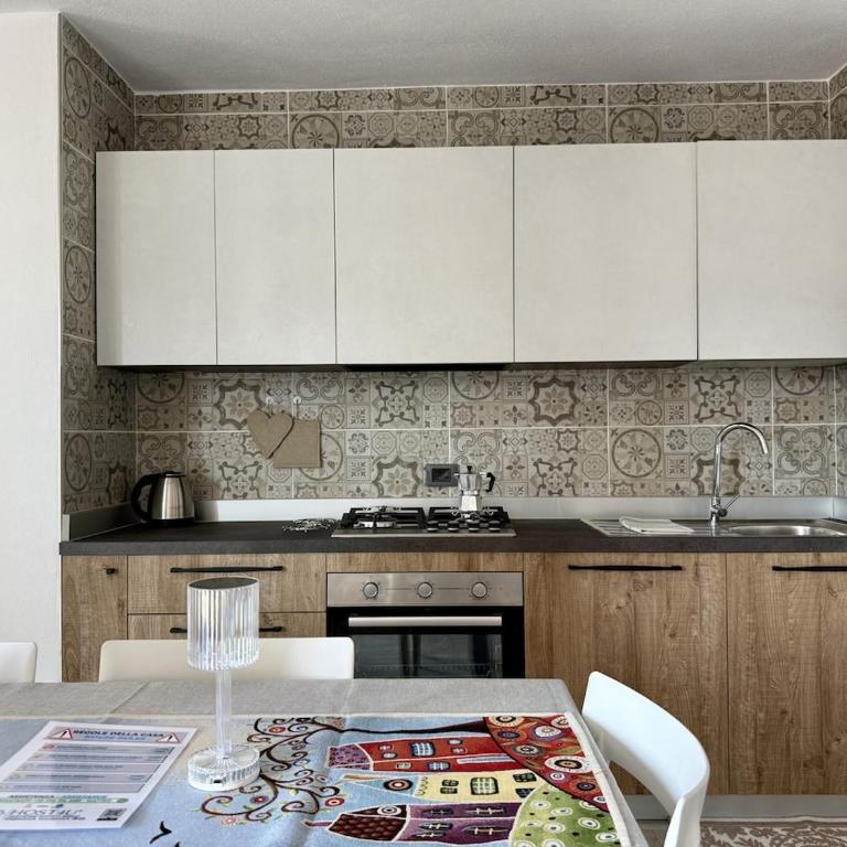 HOST4U - Nuovo Appartamento con Ingresso Indipendente e Parcheggio Privato - Villa Catocce - Appartamento con 2 Camere da Letto - 17