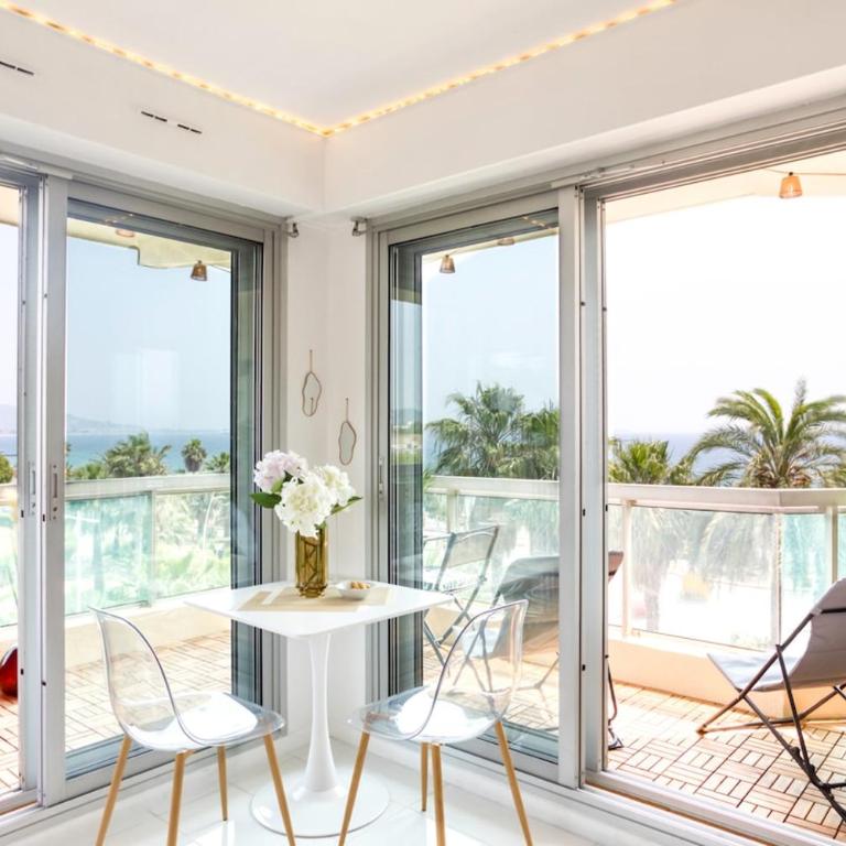 C3 Staywizus - Studio Facing Sea and Beach - Wifi, AC, terrace - Appartement 1 Chambre - 58
