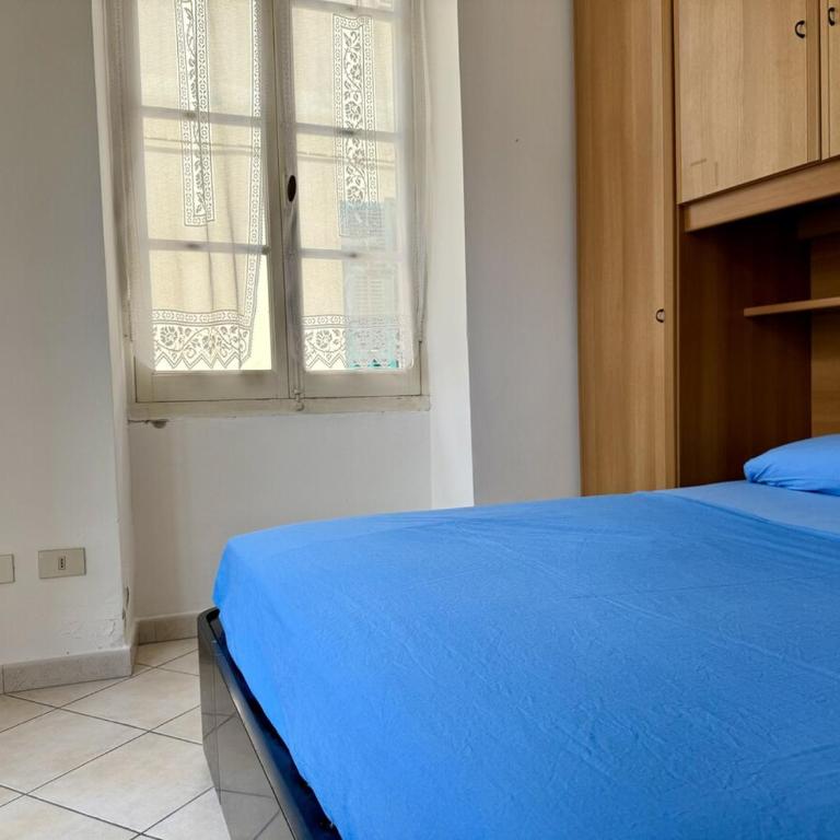 HOST4U - Dimora Antica in Centro a Porto Maurizio di Imperia - Casa Rina - Appartamento con 2 Camere da Letto - 4