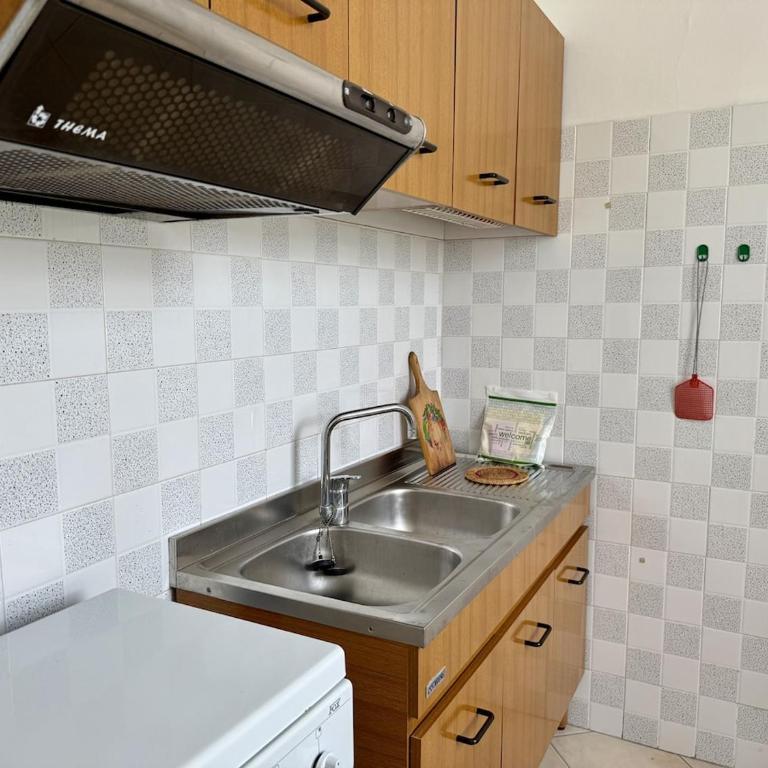 HOST4U - Dimora Antica in Centro a Porto Maurizio di Imperia - Casa Rina - Appartamento con 2 Camere da Letto - 11