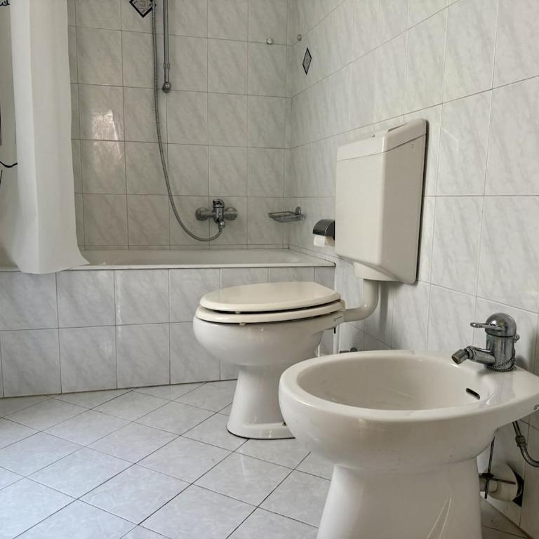 HOST4U - Dimora Antica in Centro a Porto Maurizio di Imperia - Casa Rina - Appartamento con 2 Camere da Letto - 22