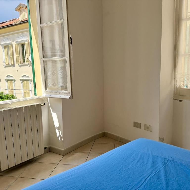 HOST4U - Dimora Antica in Centro a Porto Maurizio di Imperia - Casa Rina - Appartamento con 2 Camere da Letto - 31