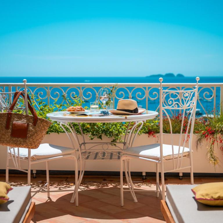 Hotel Buca Di Bacco - Camera Matrimoniale con Balcone e Vista Mare - 14